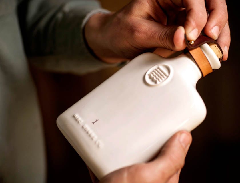 Hand opening flask