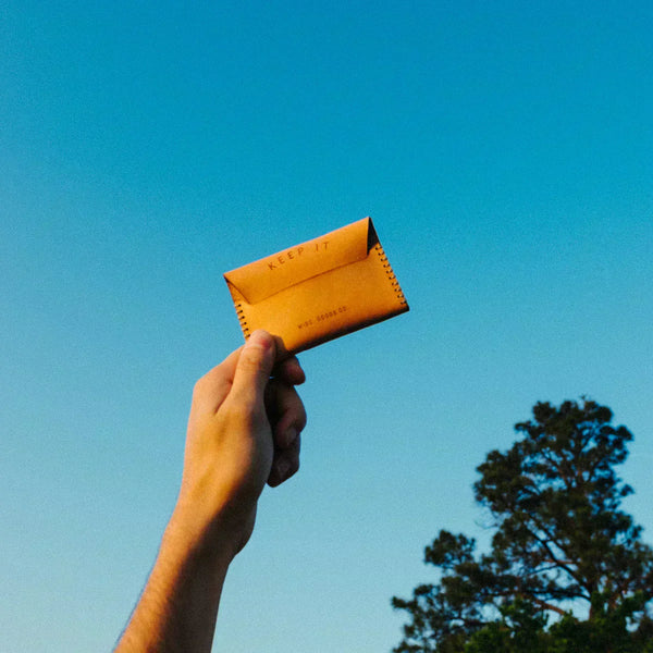 The Minimalist’s Guide to a Slim Wallet That Actually Holds Everything
